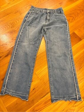 Classic size large/12 ish women’s wide leg Blue Denim Jeans w/ Frayed Side Trim